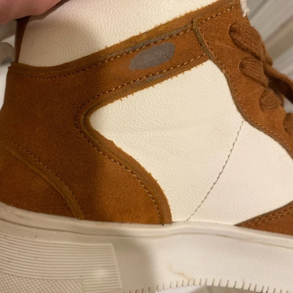 Beverly Hills Polo Club Kids Brown and White Sneakers